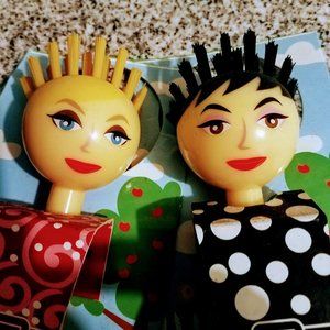 Brushing Beauties - Kitchen Scrub Brush Girls